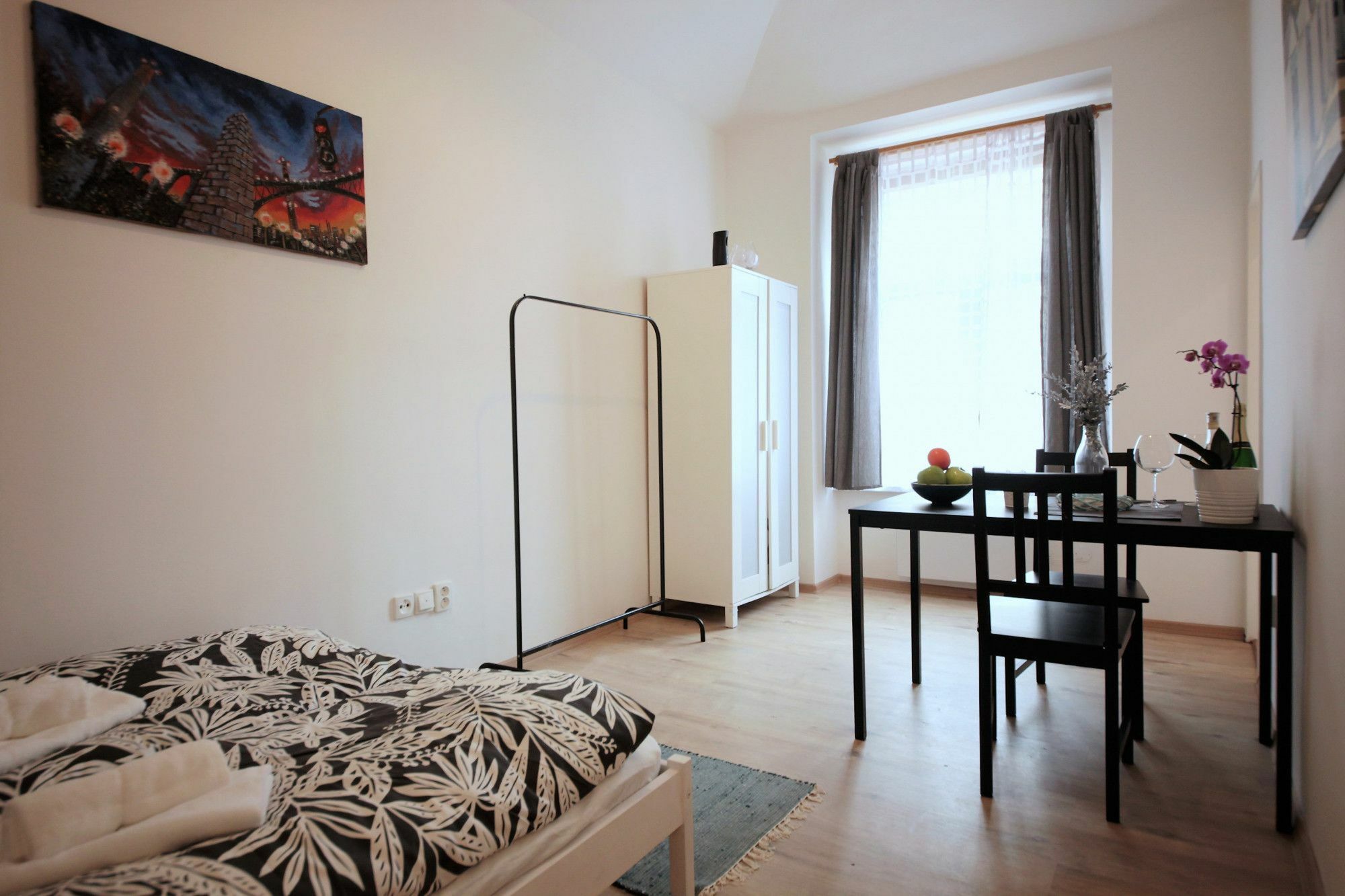 Residence Vita Nejedleho Praga Esterno foto